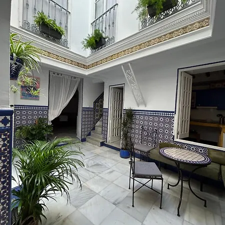 Un Patio En La Alameda Nyaraló
