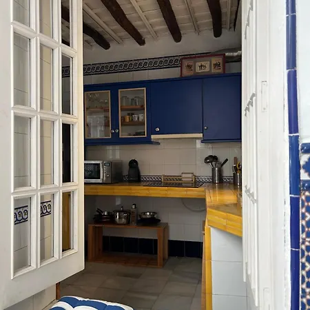 Holiday home Un Patio En La Alameda Seville